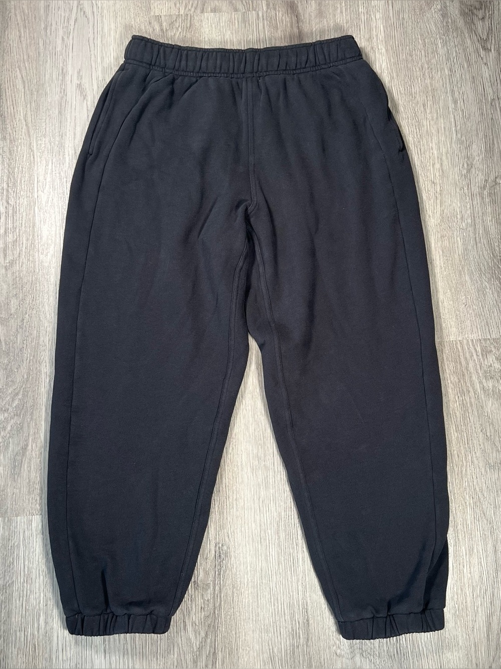 Lululemon Scuba Oversized Mid Rise Joggers Short 25” Womens S Black Sweatpants